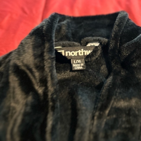 Las Vegas Raiders Silk Touch Robe - Picture 4 of 9